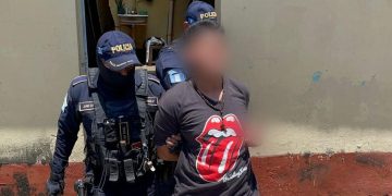 Presunto pandillero es capturado por homicidio de su madre en Villa Nueva