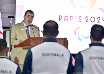 Presidente Arévalo juramentó a los deportistas para representar a Guatemala en los Juegos Paralímpicos París 2024. /Foto: Álvaro Interiano.