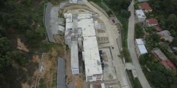 Han pasado 16 años desde que se inició con la construcción del Hospital de San Pedro Necta, Huehuetenango. La obra sigue inconclusa. /Foto: CIV.