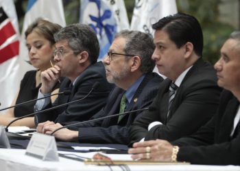 Las autoridades presentaron una denuncia ante el incumplimiento en contrato para la construcción del Hospital de San Pedro Necta. /Foto: Daniel Ordoñez.