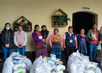 Instituciones de Gobierno continúan apoyando a familias vulnerables con alimentos