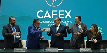 El presidente Bernardo Arévalo, durante la inauguración del 33 Congreso Nacional de la Caficultura de Guatemala, organizado por Anacafé. /Foto: Byron de la Cruz.