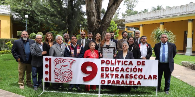 El Consejo Nacional de Educación presentó al novena Política de Educación Extraescolar o Paralela. /Foto: Mineduc.