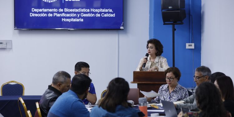 Autoridades de Salud trabajan en el reglamento de la Ley de Atención Integral del Cáncer. /Foto: MSPAS.