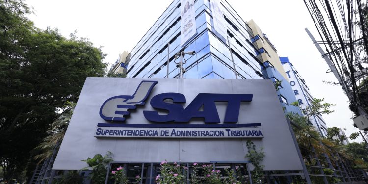 La SAT presentó el caso B410, una estructura de defraudación tributaria. /Foto: Gilber García.