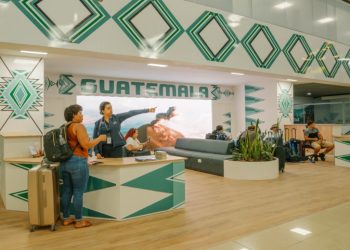 Oficina de Información Turística en el Aeropuerto Internacional La Aurora. /Foto: Inguat.