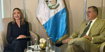 El presidente Arévalo dialogó con medios de República Dominicana. /Foto: Lourdes Hércules.