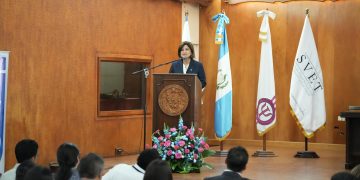 Vicepresidenta Karin Herrera en seminario de la Usac sobre la violencia sexual. / Foto: Vicepresidencia de la República.