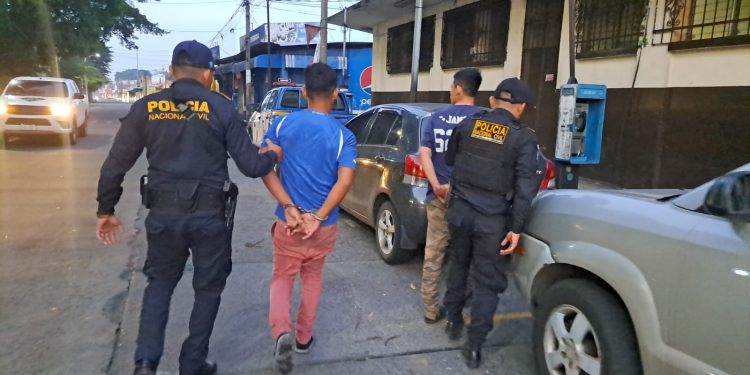 Dos capturados este sábado en Nueva Concepción, Escuintla. / Foto: PNC.