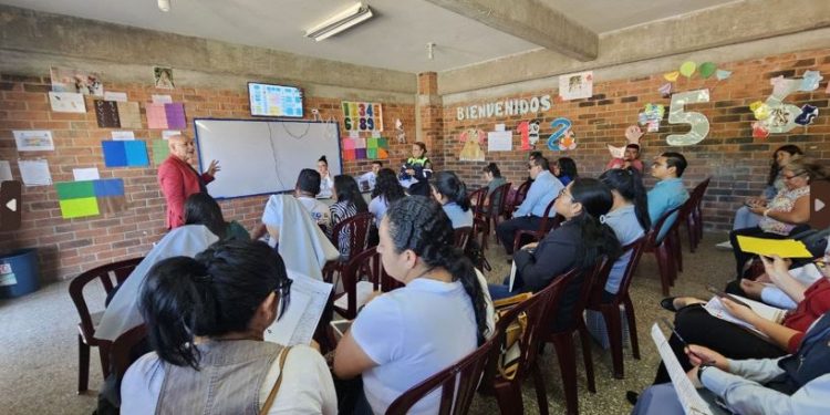 Jalapa coordina actividades para celebrar el 203 aniversario de la independencia de Guatemala