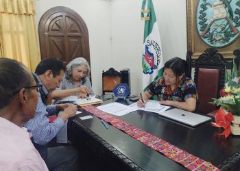 Firman convenios de desarrollo para San Lucas y Santa María de Jesús, Sacatepéquez