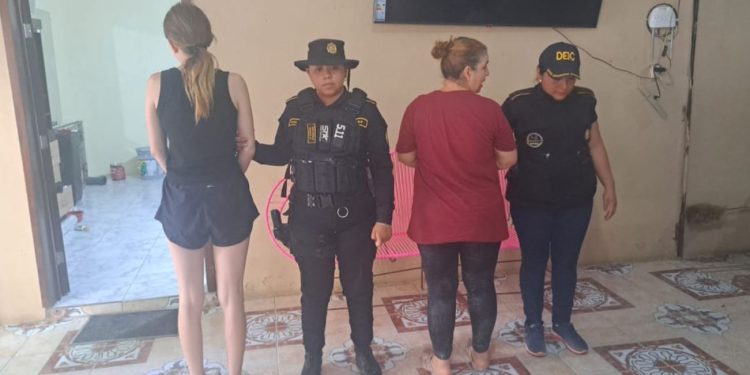 Autoridades logran seis capturas y decomisos de droga, dinero y armas de fuego en allanamientos