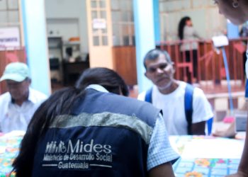 Recepción de documentos del Programa de Desarrollo Temporal Integral en Escuintla