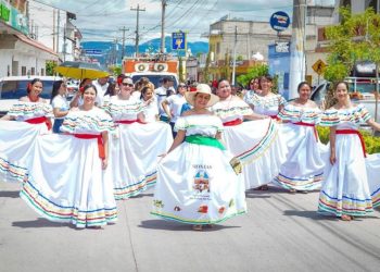 Conmemoran 113 años de historia y tradición de Monjas, Jalapa