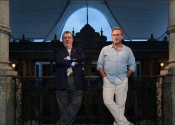 El presidente Bernardo Arévalo compartió con el director del Inguat, Harris Whitbeck en el Tiktok Live.