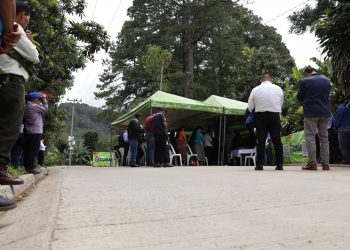 Entregan proyecto de mejoramiento de infraestructura vial en Chicoj, Cobán, Alta Verapaz