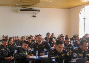 Gobernadora de Escuintla sostiene reunión con autoridades de la Comisaría 31