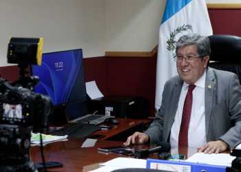 Secretario Godoy informando sobre diálogos con gobernadores y alcaldes. / Foto; Daniel Ordóñez.