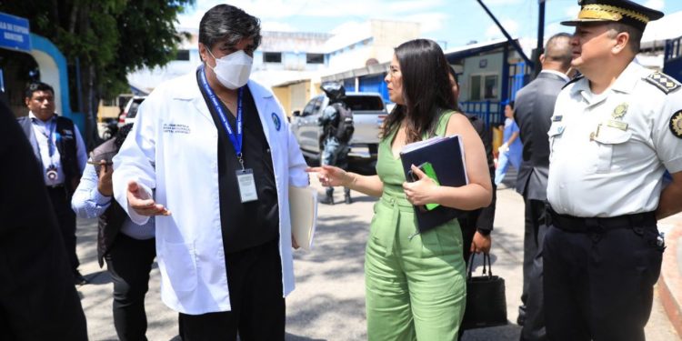 Mingob refuerza y supervisa medidas de seguridad en el Hospital Roosevelt