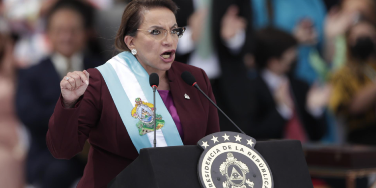 Presidenta de Honduras, Xiomara Castro, rechazó declaraciones de la embajadora de Estados Unidos. / Foto: EFE.