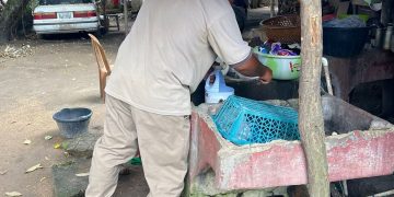 Brigada de Vectores de Barberena sigue llegando a comunidades para combatir el dengue