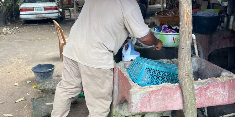 Brigada de Vectores de Barberena sigue llegando a comunidades para combatir el dengue