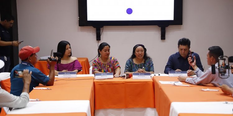 Dan seguimiento a programas que impulsa el Mides en Alta Verapaz