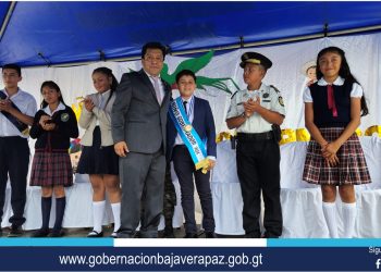 Fiestas patrias: Eligen a niño gobernador departamental de Baja Verapaz