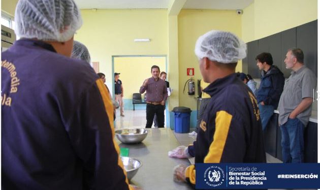 Autoridades de USAID visitan Casa Intermedia de la SBS. / Foto: SBS.