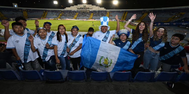 En imágenes | El color del Guatemala vs. Martinica