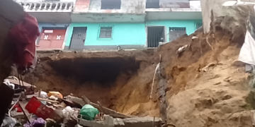 Conred acudió a la zona 3 para determinar la situación exacta de riesgo. / Foto: Conred.