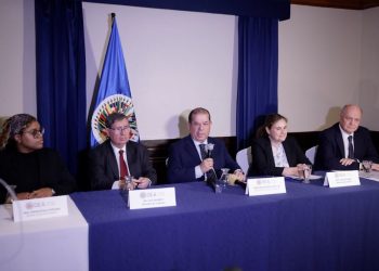 Conferencia de prensa misión de observadores de la OEA.
