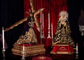 Consagradas imágenes de Jesús Nazareno de las Tres Potencias y Virgen de Dolores de la parroquia de la Santa Cruz. / Foto: DCA