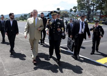 El presidente Bernardo Arévalo, durante el acto por el 151 aniversario de la Escuela Politécnica.