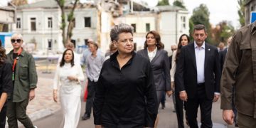 La doctora Lucrecia Peinado, durante una visita a un hospital y un Centro de Protección de la Niñez en la capital de Ucrania.