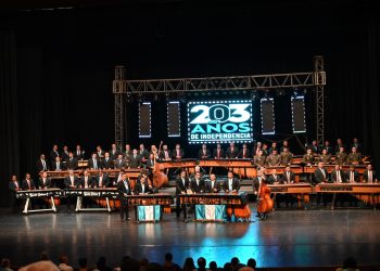 Marimbas de varias unidades del Ejército de Guatemala participan en ensamble de marimbas en el Centro Cultural Miguel Ángel Asturias.