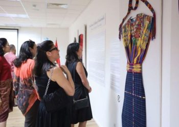 Embajada de Guatemala en Indonesia inaugura exhibición de indumentaria indígena