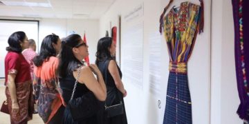 Embajada de Guatemala en Indonesia inaugura exhibición de indumentaria indígena