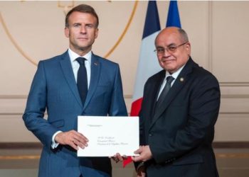 Embajador guatemalteco entrega cartas credenciales en Francia