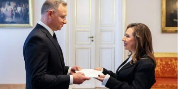 Embajadora de Guatemala presenta Cartas Credenciales al presidente de la República de Polonia