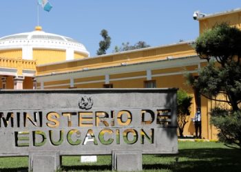 Ministerio de Educación dio a conocer que fue notificado sobre la denegatoria provisional al amparo presentado por el Movimiento Cívico Nacional contra el pacto colectivo de trabajo firmado por el STEG. / Foto: Archivo AGN.