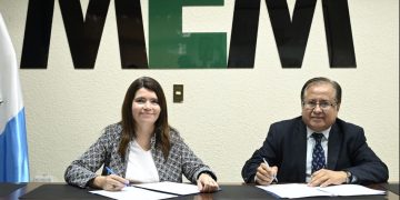 Firman convenio interinstitucional para avanzar en la electrificación rural