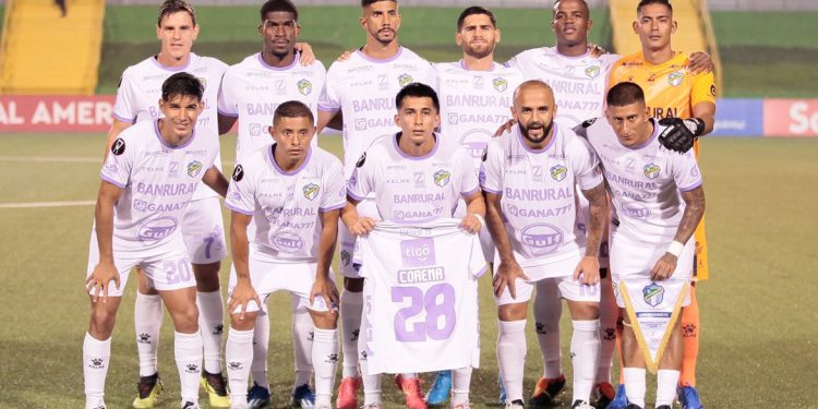 Comunicaciones deja escapar la victoria ante Alajuelense y se jugará la vida en Costa Rica