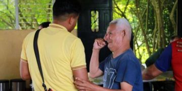 Jóvenes de Casa Intermedia conectan con adultos mayores a través del Proyecto de Acción Social. / Foto: SBS.