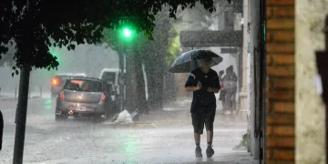 La lluvia tiende a ser más fuerte en las ciudades. / Foto: 0221.