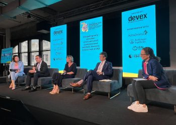 El ministro Joaquín Barnoya -segundo de la derecha- participa en actividad de salud en la ONU