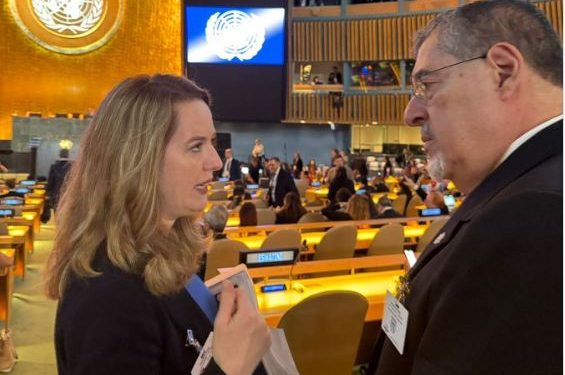 Mandatario dialoga sobre migración regular y segura con la directora general de OIM