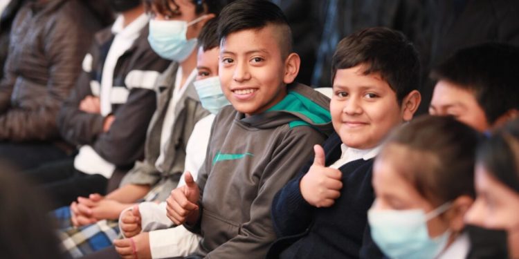 Mineduc duplica apoyo económico para útiles escolares