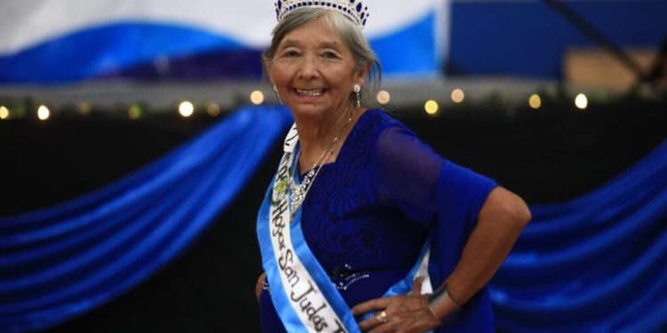 María Bernarda Rubio, es la nueva Madrina del Adulto Mayor 2024-2025