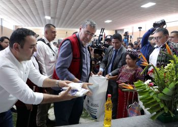 Presidente resalta el valor de los alimentos, en Santa María Nebaj